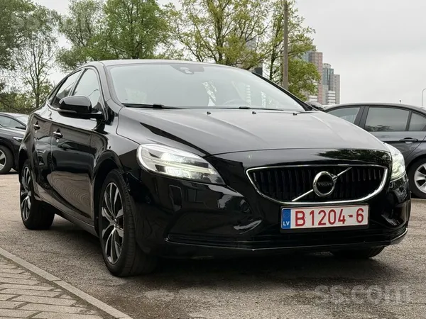 Aizmugures sēdekļu apsilde, City Safety, keyless Go sistēma,
Distances Kont
