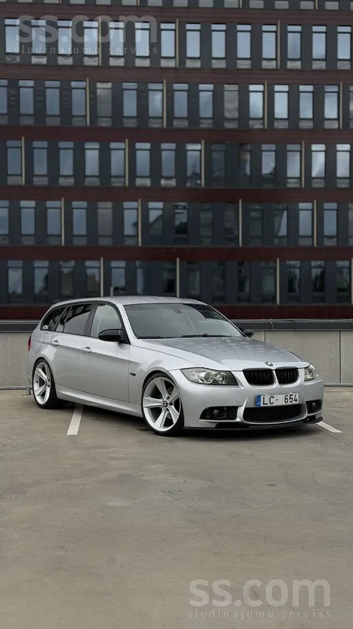 BMW 320 - 1