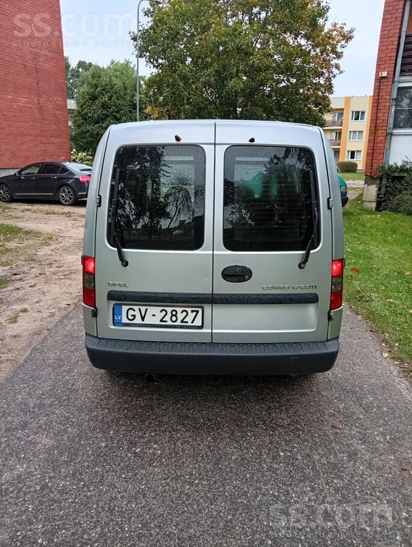 Opel Combo 2007 года 270.000 тыс. Зимняя резина в комплекте. Есть визуальные