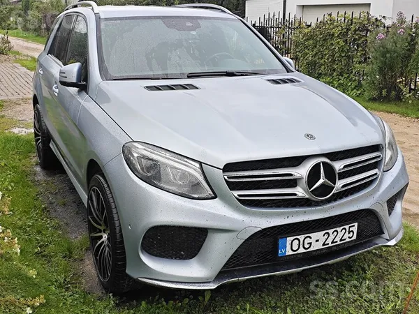 Владелеца продаёт личный автомобиль в отличном визуальном состоянии. 
Автом