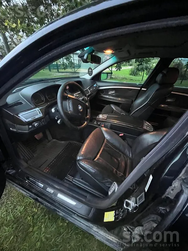 Pārdod Bmw 730d/170kw. Auto ir labā stāvoklī gan tehniski, gan vizuāli. Laba