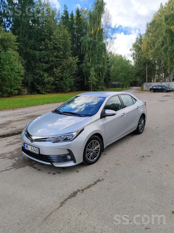 Toyota Corolla Sedan 1.6 benzīns ar Cvt automātisko pārnesumkārbu. Jauns aut