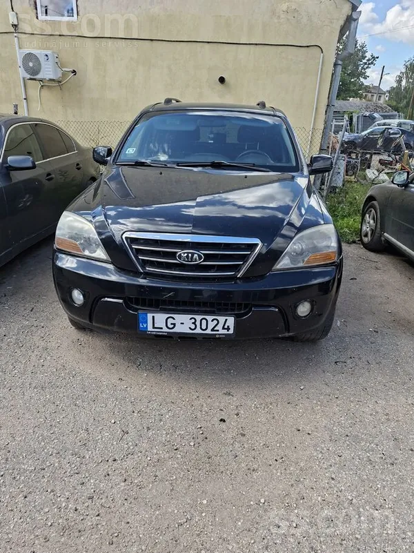 Pārdodas Kia Sorento 2008 gada 2.5d; 125kw uz rezerves daļām. Motora defekts