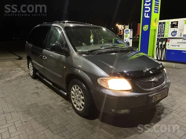 Pārdodu Chrysler Voyager 2.5 Crd, manuālā kārba. 
Motors strādā ļoti labi.