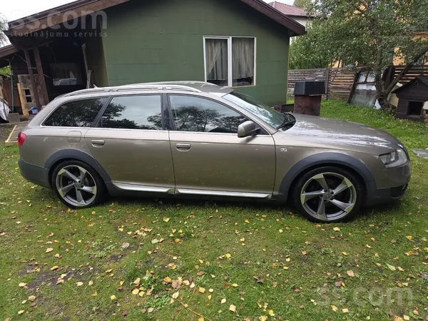 Dzimis Vācijā, audzis Latvijā. Sakarā ar dienesta auto izmantošanu uz tirgoš