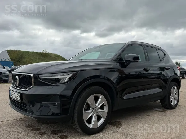 Volvo XC 40 2023, 2.0 benzīns, Automāts, SUV/Apvidus, Melns — Latvijā