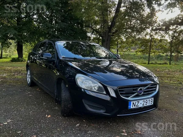 Volvo Pārdodu Volvo V60 D3, 2012. gada, 2.0 dīzelis, aut