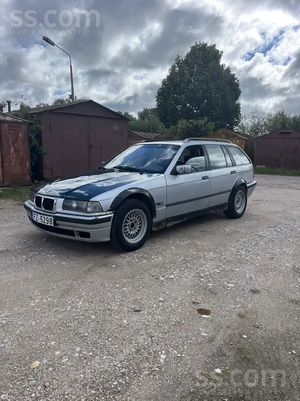 BMW 323 - 1