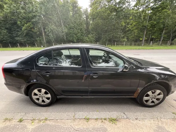 Pārdodu uzticamu Škoda Octavia hečbeku (1.6 benzīns, mehānika). 2007. gads.