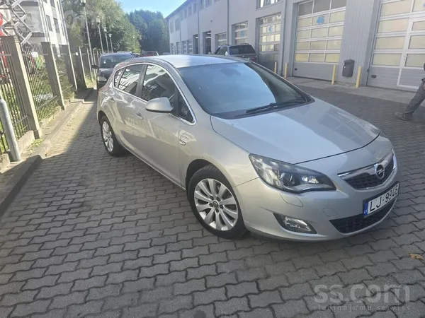 Pārdodu koptu un labā tehniskā stāvoklī esošu Opel Astra, 2010. gada. 

1.