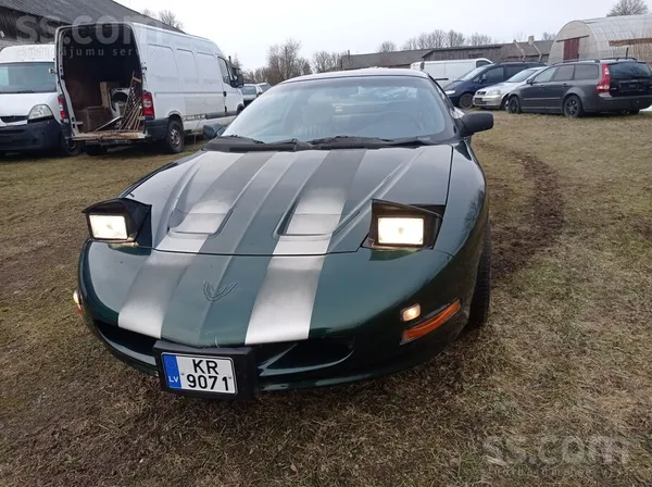 Pontiac Automašīna darba kārtībā ar apskati.