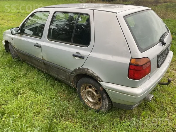 Volkswagen Golf 3 1997, 1.6 benzīns, Manuāls, Sedans, Pelēks — Latvijā