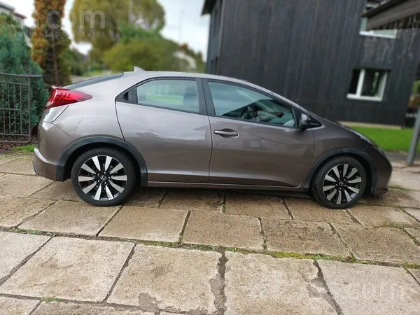 Honda Civic 2014, 1.8 benzīns, Automāts, Hečbeks, Brūns — Latvijā