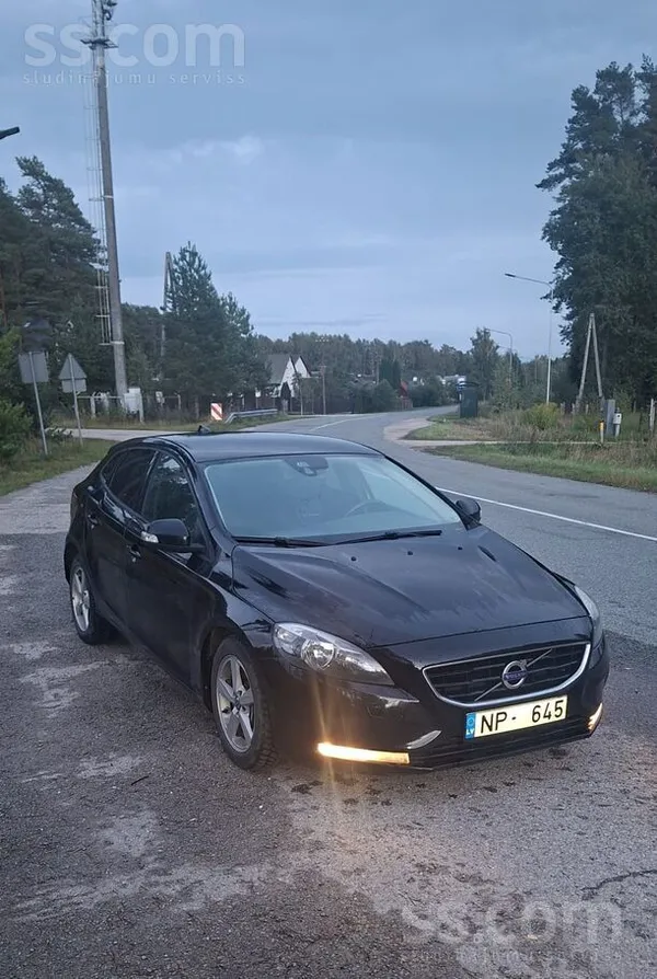 Pārdodu savu Volvo V40 D4 (2014. gads), black panther.
Tiek tirgots kopts,