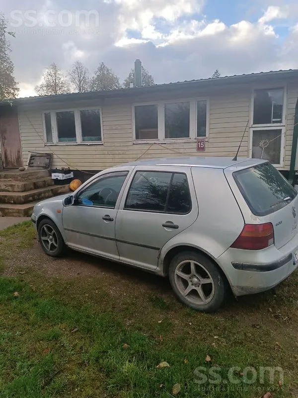 Volkswagen Golf 4 1999, 1.9D dīzelis, Manuāls, Hečbeks, Sudrabs — Latvijā