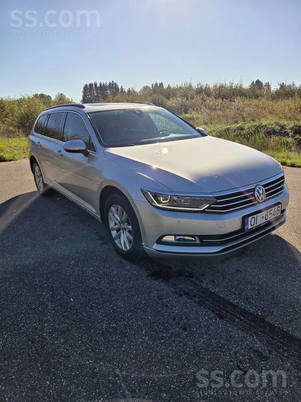 Pārdodu auto ļoti labā tehniskā stāvoklī darbojās viss kam jādarbojās nesen