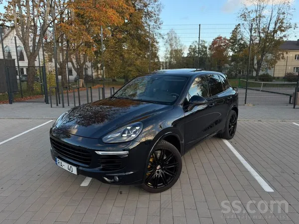 Pārdodas Porsche Cayenne 2016 gada Facelift

Ar bagātīgu aprīkojumu:

-L