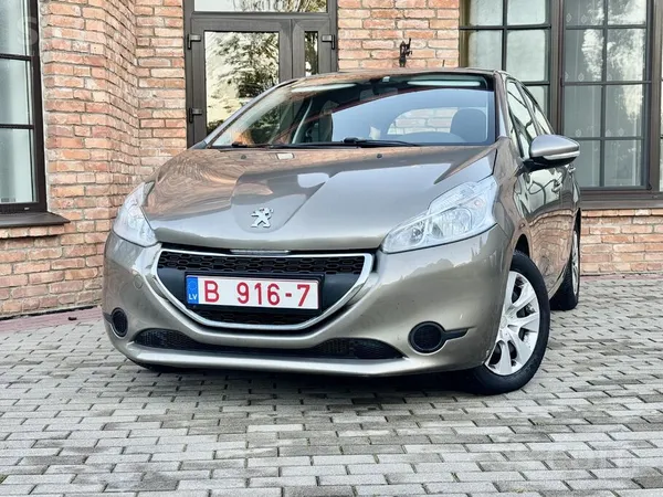 Peugeot 208 1.2 benzīns 60Kw

Māšina piereģestreta un izieta T/a

Orģinā