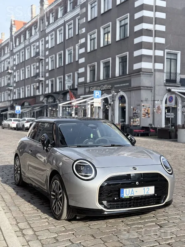 New Mini Cooper E
Garantīja līdz 2028 Janvārim. 

 

360 Camera
Interi