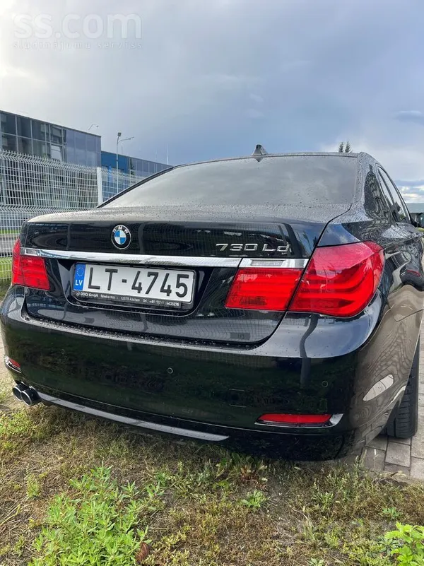 Komfortabls un smuks auto ar daudzām ekstrām. Long versija, M - paka. Auto l
