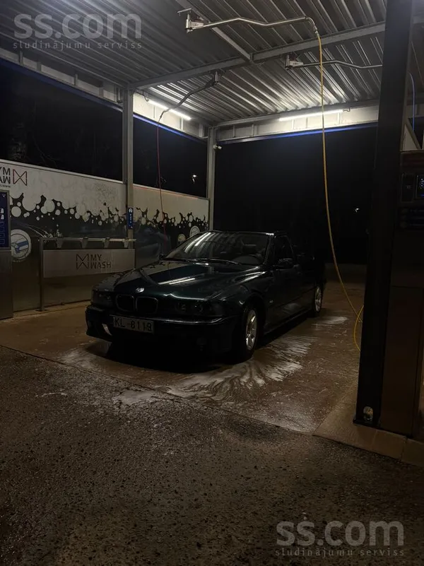 BMW 528 - 1
