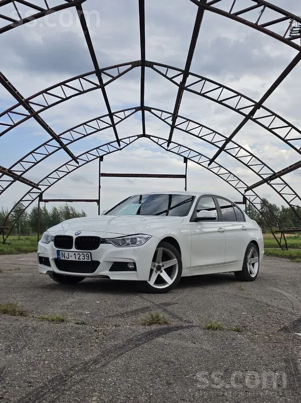 Pārdodu BMW 318d F30, 2014. gads, 2.0 dīzelis, manuālā kārba. 
Auto ļoti la