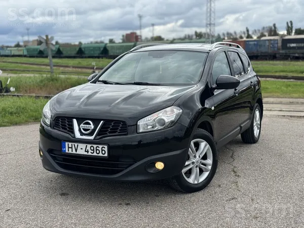 Nissan Qashqai+2, 2012. gada, melnā krāsā, 7 vietas. 

Auto pirkts jauns L