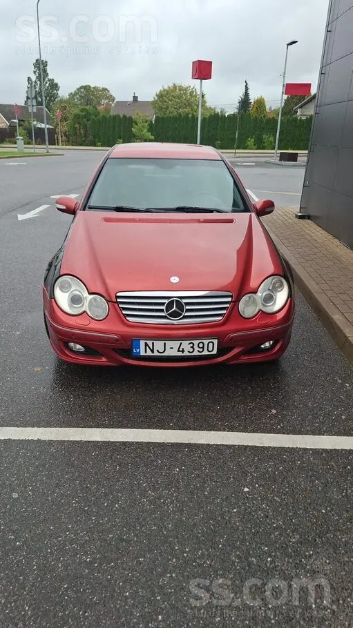 Mercedes C220 2005, 2.2D dīzelis, Automāts, Kupeja, Oranžs — Latvijā