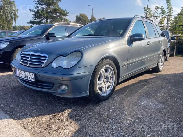 Pārdodam labā stavoklī Mercedes-Benz C200 2.2D. Pirmā reģistrācija 05.2005.