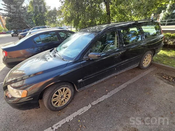 Pārdod volvo 2.4 benzīns 125 kw gāze-gāzei dārgās sprauslas Ar nomaksātu nod