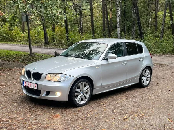 BMW 118 2007, 2.0D dīzelis, Manuāls, Hečbeks, Sudrabs — Latvijā