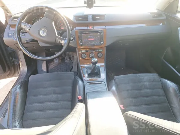 Продаю надежный автомобиль в хорошем, обслуженном состоянии.
По техническо