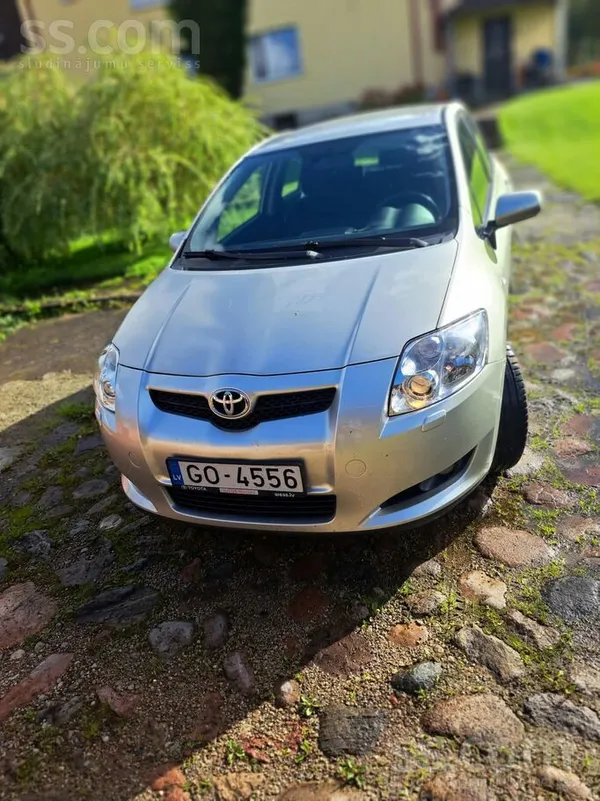Toyota Auris 2007, 1.6 benzīns, Manuāls, Hečbeks, Sudrabs — Latvijā