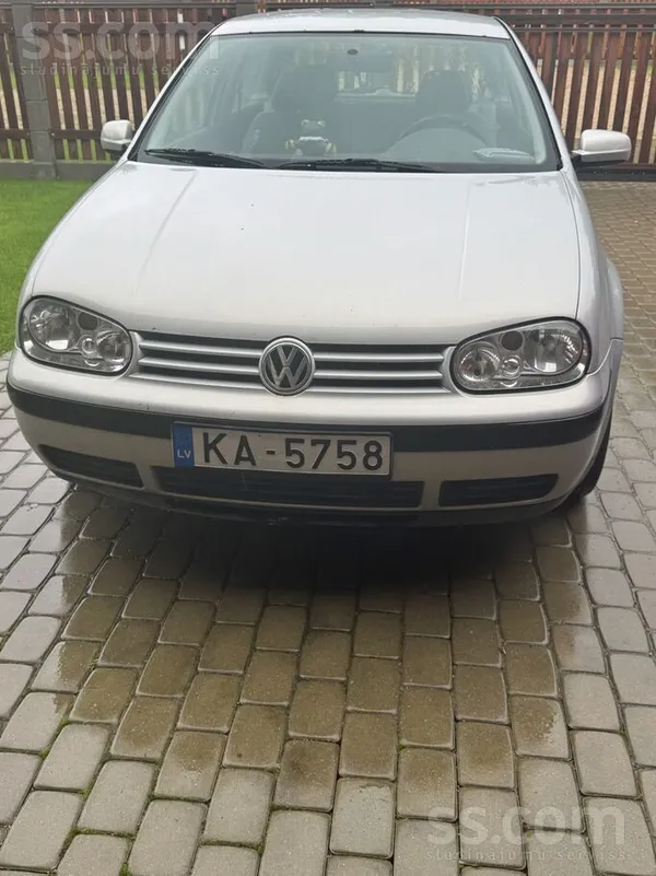Pārdodas labs, ekonomisks "vintage " auto.
