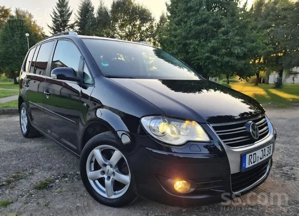 Pārdod skaistu un labi koptu VW Touran 2.0d 125kw
Tikko ievests no Vācijas