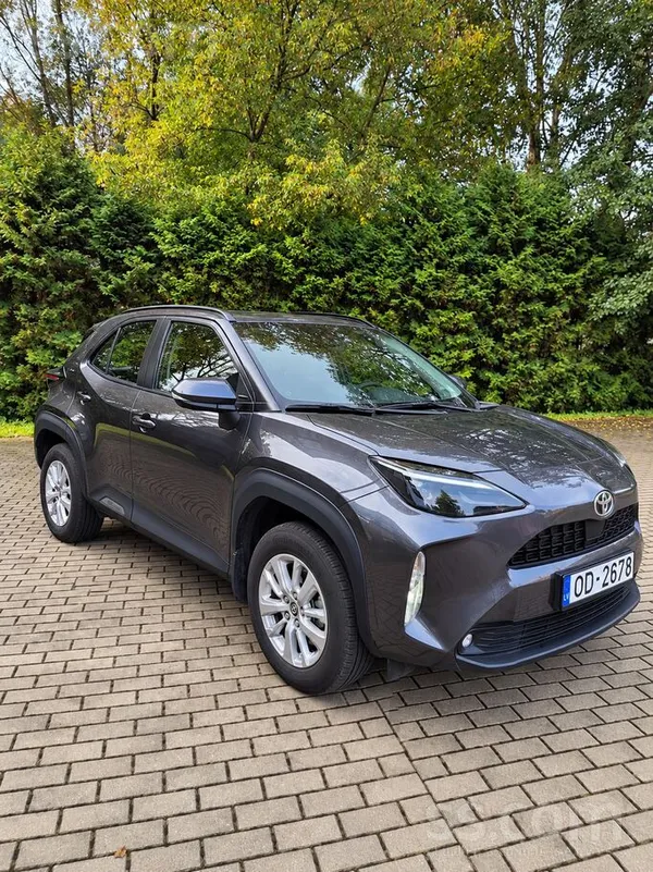 Toyota Yaris Cross 1.5 Hybrid 116 ZS, E-Cvt automāts, 2025. gads. 

Uzņēmu
