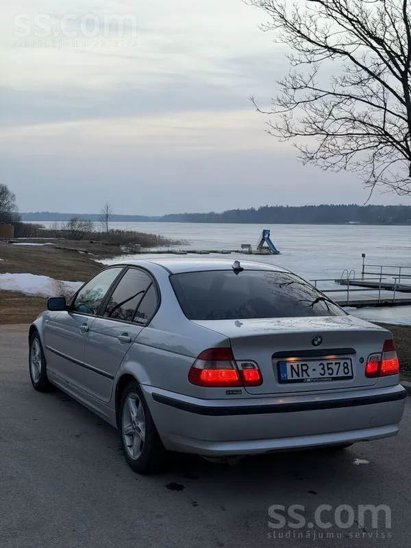 BMW 320 2003, 2.0D dīzelis, Manuāls, Sedans, Sudrabs — Latvijā
