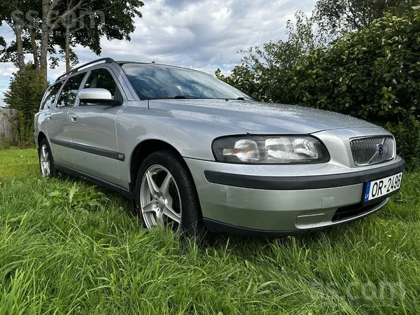 Pārdodu koptu Volvo V70 D5 2.4 dīzeli, 120 kW, automāts. 

Auto Latvijā ko