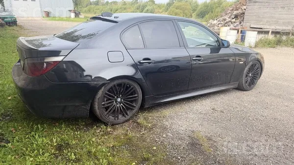 Pārdodu /mainu
Skaists e60
Sēdināts uz coilam
Taisnā truba 80mm
R1