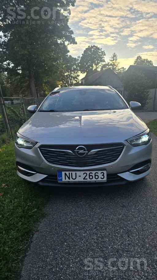 Opel Insignia - 1