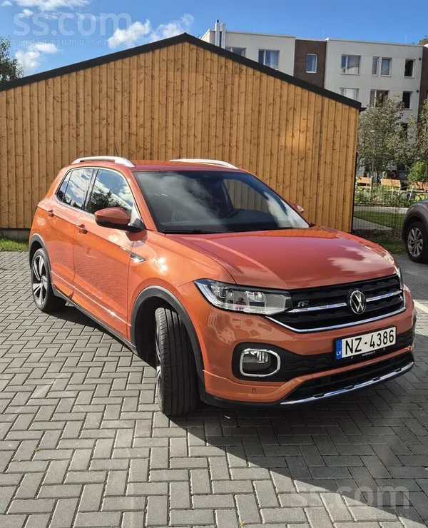 Īpašniece pārdod koptu (Moller garantija) VW T-Cross Design R line(sporta lī