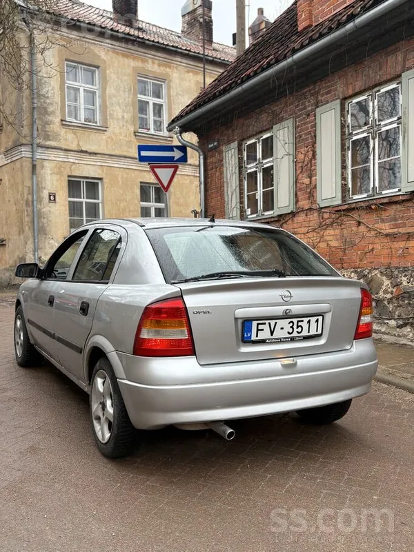 Opel Astra. 
Automātiskā kārba - darbojas teicami. Dzinējs perfekti - jauna