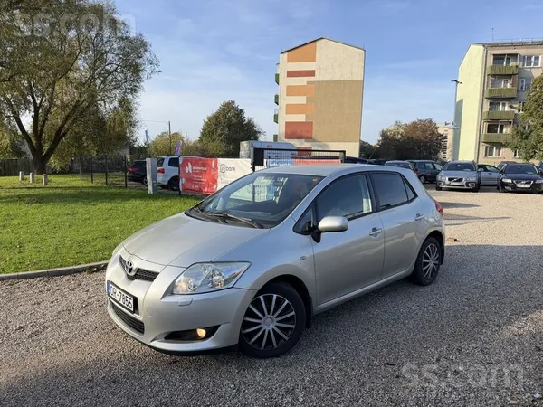 Toyota Auris 2007.g. 2.0d D4-D dīzeļa dzinējs ar 6 ātrumu ātrumkārbu. 

Au