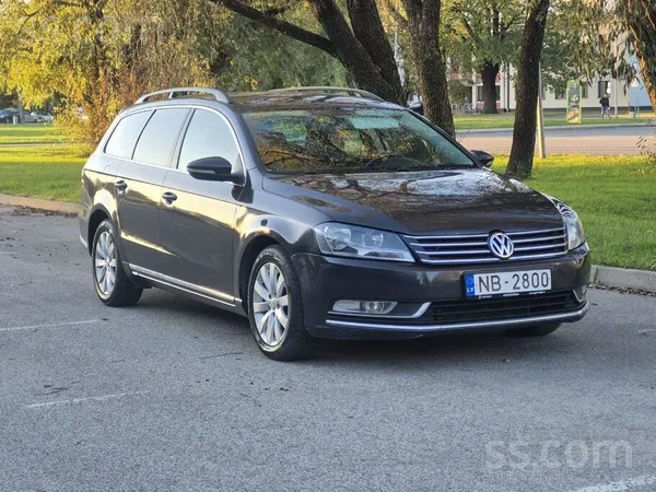 VW Passat b7 ar 2.0tdi 103kw dzinējs. Ļoti labā tehniskā un vizuālā stāvoklī