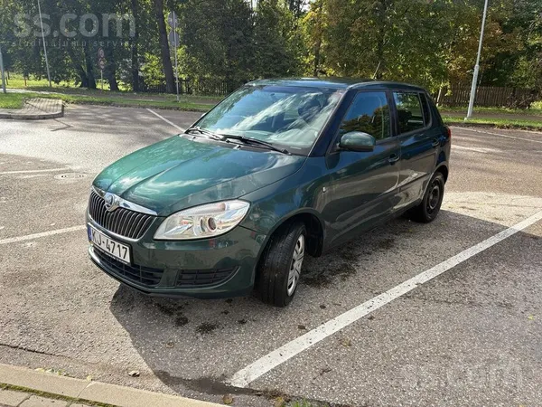 Škoda Fabia, 2014, 5-durvju hečbeks, tumši zaļa, 1.2 benzīns, manuāls, nobra