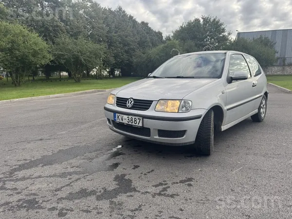 Volkswagen Polo 2001, 1.4 benzīns, Manuāls, Pelēks — Latvijā