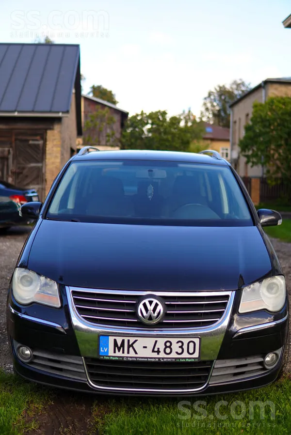 Pārdodu Volkswagen Touran, 2008. gada, ar uzticamo 1.9 Tdi dīzeļdzinēju un 6