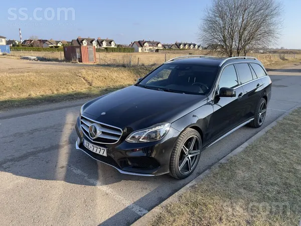 Mercedes E350 4matic Amg pakotnē, ļoti pilnā komplektācijā.