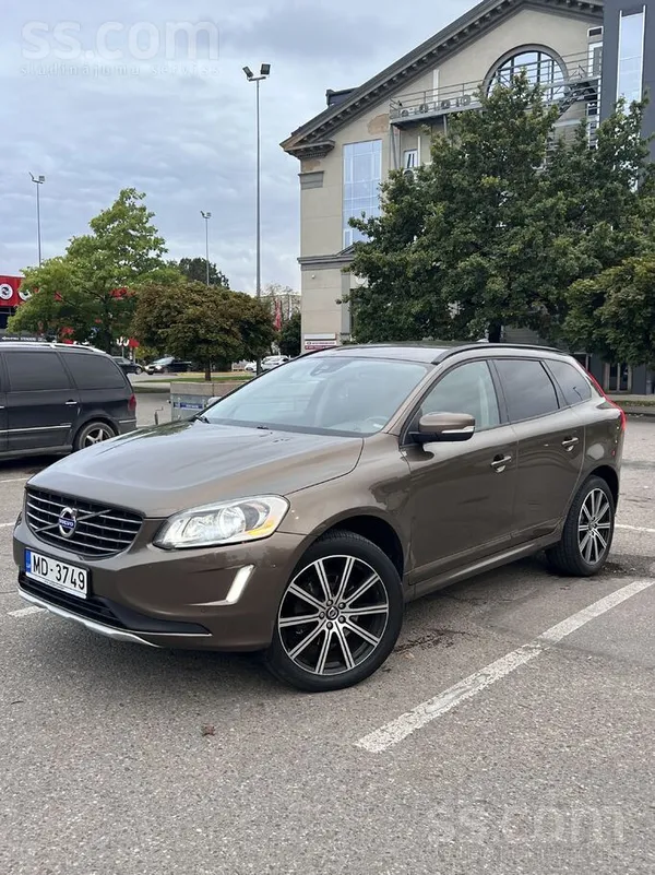 Pārdodu vizuāli pievilcīgu Volvo Xc60, 2015. gada, ar ekonomisku 2.0 dīzeļmo