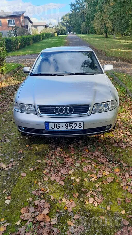 Pārdodu audi 2000g. Benzīns 1.6l
Rūsa nav izņemot aizmugures spārns bildēs